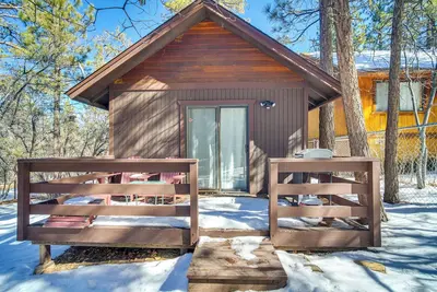 8 Mi to Big Bear Lake: Cozy Cabin w\/ Trail Access