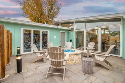 Image de Evermore Lbk: Open & Bright Home + Amazing Firepit!