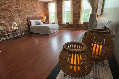 Image de Unique loft in historic downtown