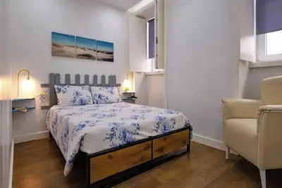 Image de Simplify in this peaceful, centrally located space. <br>One-bedroom apartment, . . .