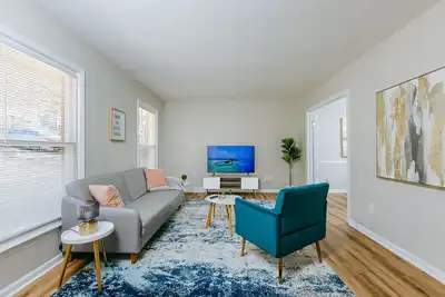 Image de *New* Dream Getaway ~ Modern 4br Home w\/ King Bed