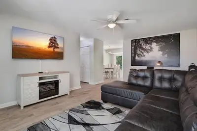 Image de Rare Find 3b Pet Friendly Renovated