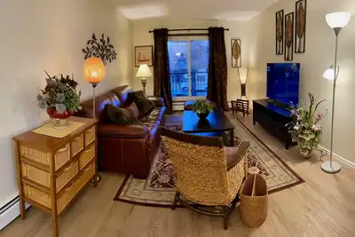 Image de Stylish 1 Bdrm Condo Minutes Away D/T, Nait, UofA