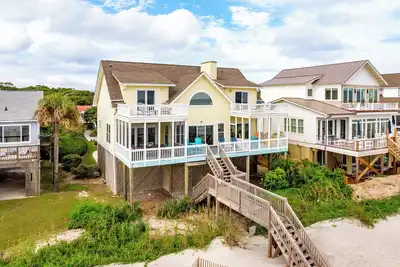 Image de 1015 E Arctic - Dolphins Folly - All Oceanfront Bedrooms with Porch