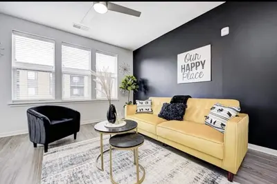 Image de Beautiful 1bdr Apartment W\/ King Bed