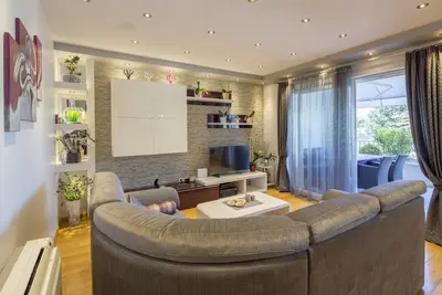 Image de Appartement de deux chambres avec la terrasse Makarska (A-20587-a)