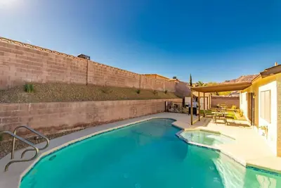 Image de Appian · Stunning Renovated home, Included Heated Pool&Spa