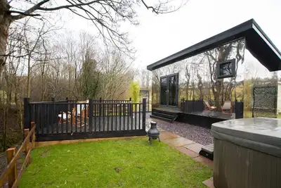 Image de Reflections sleeps 2 with hot tub close to Scottish Borders and Hadrian's Wall