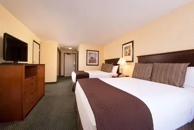 Image de Pleasant Stay, Convenient Location! 3 Contemporary Units w\/ Free Parking, Pool!