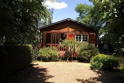 Image de Chalet nature climatisé près d'une rivière avec terrasse, barbecue, et parking privé