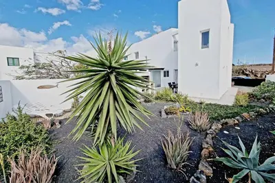Image de Maison Tabaiba avec jardin et barbecue