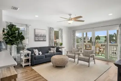 Image de Sand Buckets Unit A, Ocean View Beach Townhouse