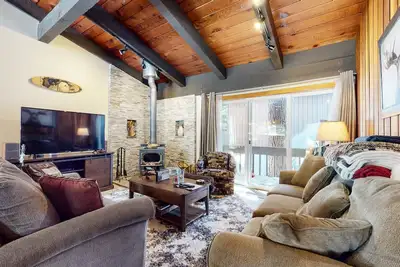 Image de Mountain Modern Townhome. Lots of Natural Light! Gas Grill, Near The Village