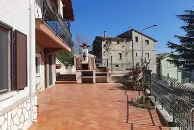 Image de Maison de vacances 'Nel Cuore Della Maiella' avec vue sur les montagnes, terrasse privée et Wi-Fi