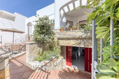 Image de Appartement \"Pilella\" près de la mer avec terrasse privée et climatisation