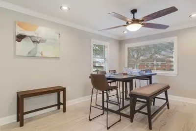 Image de Spacious 3bdr 3bth Home only minutes from downtown New Orleans. .