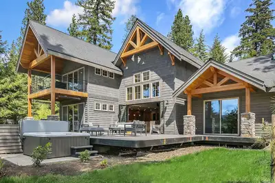 Image de Luxurious Mountain Estate! Hot Tub | WiFi | Game Room and more!