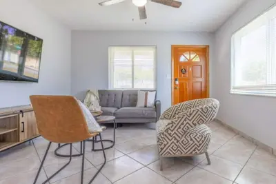 Image de AirportHouse - Modern 1br near Fll Airport w/ Wi-Fi, Smart Tv & Free Parking