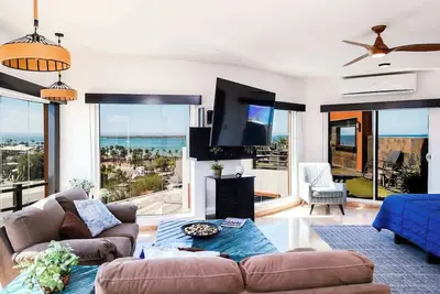 Image de Oceanview 4br Retreat steps from Malecon in La Paz