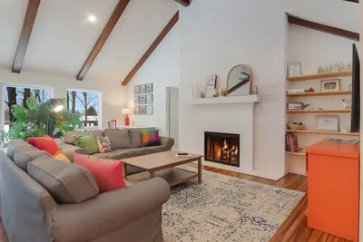 Image de 4-bedroom vacation home at Summit Village and just 19 minutes to Torch Lake