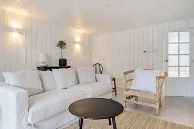 Image de cosy sea side cottage *brand new*