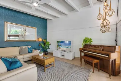 Image de Mid-Century Bungalow By Arlington Park in South Gate, Central to Siesta and Lido