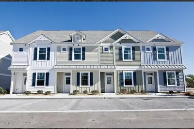 Image de Modern townhome with elevator! -  5 min walk to the beach