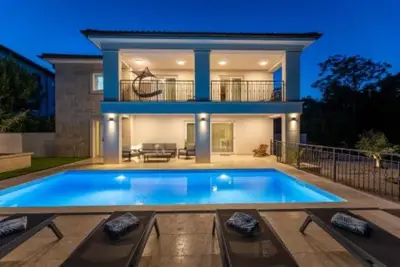 Image de Villa \"Pafran\" with heated pool and in a very quiet location