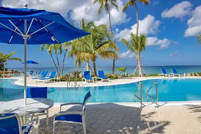 Image de Tropical Paradise: 1br Suite @ Limetree Resort