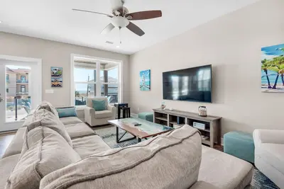 Image de 🏖️Steps 2 Beach-Pet Friendly-Gulf Views-NewlyBuilt-4br Para-Dise Upper