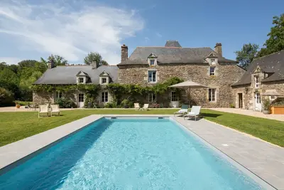 Image de Manoir Du Vau D'Arz - Bed and Breakfast La Cathedrale
