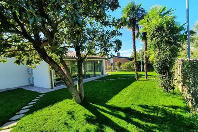 Villa with large garden and private pool