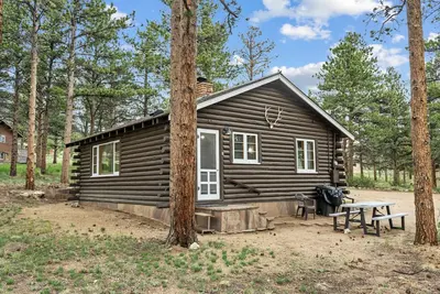 Image de Knotty Pine - 2 bedroom cabin - Free WiFi