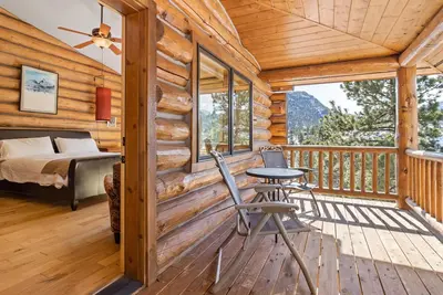Image de The View - 4 bedroom 3 bath log home with great views