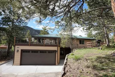 Image de Indian Paintbrush - 4 bedroom home - walk to downtown
