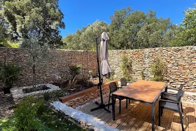 Image de Appartement de charme en garrigue à deux pas d'Uzes.