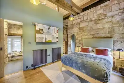 Image de Prestige-Salle de bain et douche-Appartement-Vue sur Rue