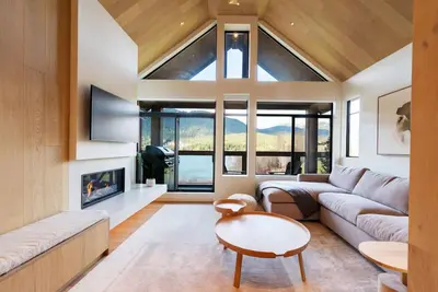 Image de Stunning Renovation - Luxury at Nicklaus North