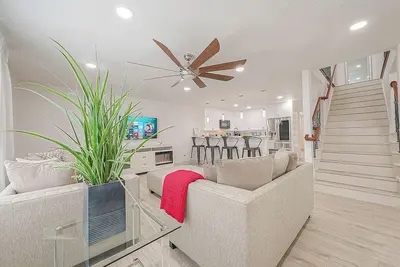 Image de Houston\/Iah Escape: Free Parking, Wi-Fi, Sleeps 14, & 10 mins from Iah