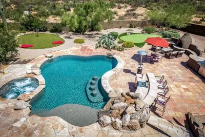 Image de Desert Calm · New Desert Calm Scottsdale 4 Bedroom Pool & Spa