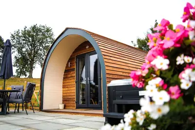 Image de Cwm Hapus - Glamping Pod with Hot Tub Sleeping 4 guests, Pet Friendly