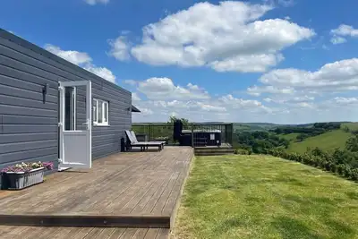 Image de Cwm Heulog - Cabin with Hot Tub Sleeping 4, Pet Friendly