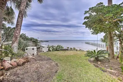 Image de Walk to Coast: Galveston Bay Retreat w/ Grill