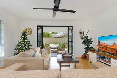 Image de Grasmere - New luxury Byron home-walk to beach & river.