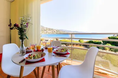 Image de Terrasse vue mer et accès plage par SELECTsoHOME