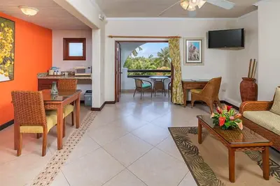 Image de Suite Close to Maycocks Bay and Mahogany Bay! Outdoor Pool, Parking!