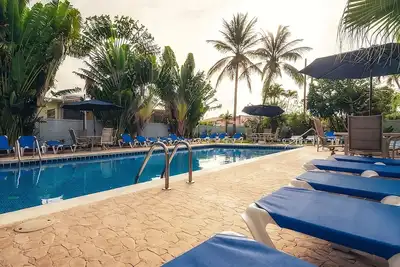 Image de Surfing Break at Bathsheba! 3 Pool View Units w\/ Balconies! Free Parking, Pool!