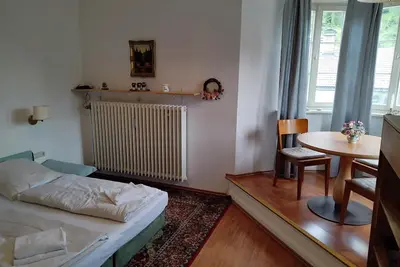 Image de Cozy apartment with bay window in the Weber family's Haus zur Burg (Ap108)