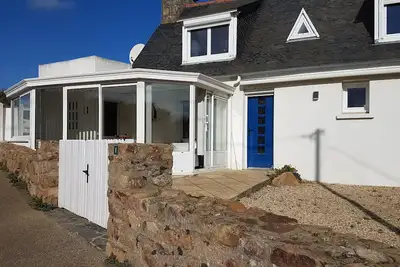 Image de La maison aux Hortensias, à 1km de la plage et proche du sillon de Talbert.