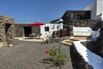 Image de El Refugio - Idyllique maison de jardin à 4 km de la plage